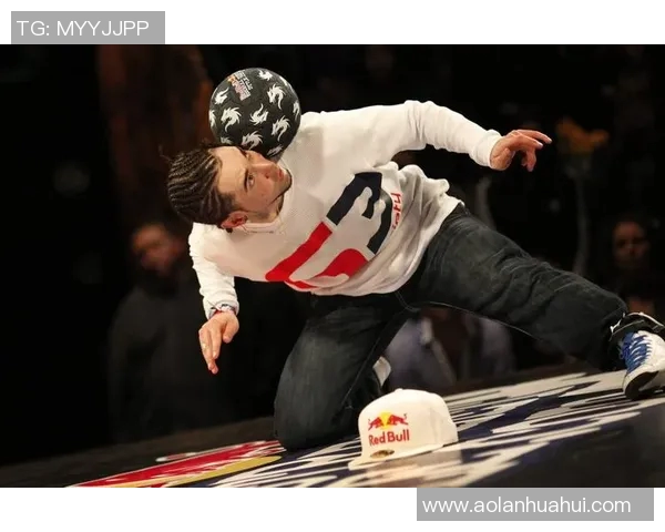 足球明星独特球技揭秘 技巧与创意并存的华丽瞬间